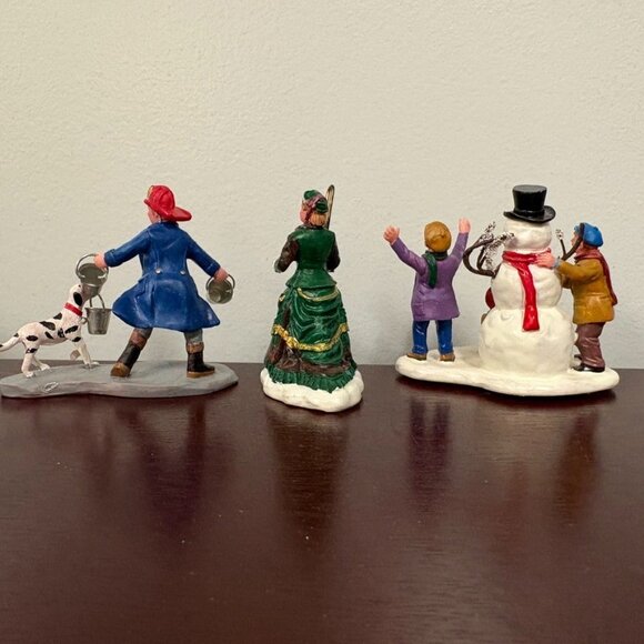 Lot Of Lemax Christmas Village Figures Accessories Good Condition (as is) - Picture 13 of 13
